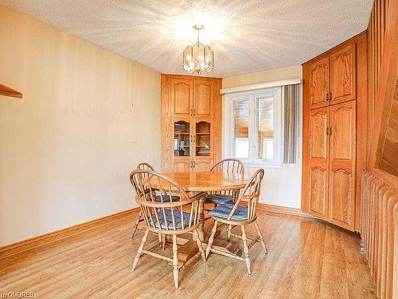 5th image of 125 Prince Charles Dr
