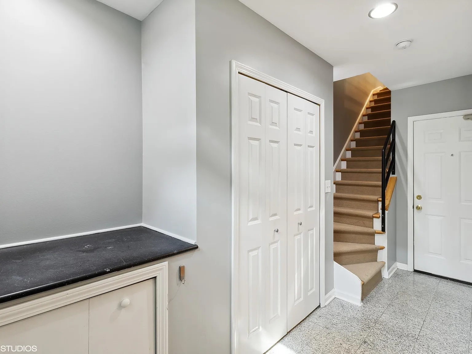 1101 N Wolcott Ave — Photo 2