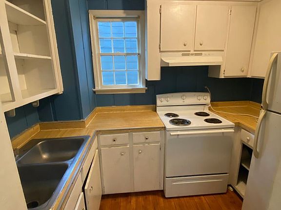 4th image of 185 Smith St Unit 1/2-A