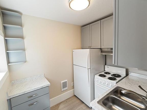 2nd image of 1631 W Pacific Ave #2