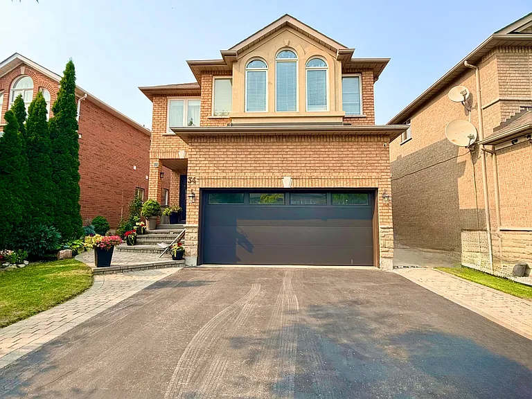 34 Linda Margaret Cres — Photo 1