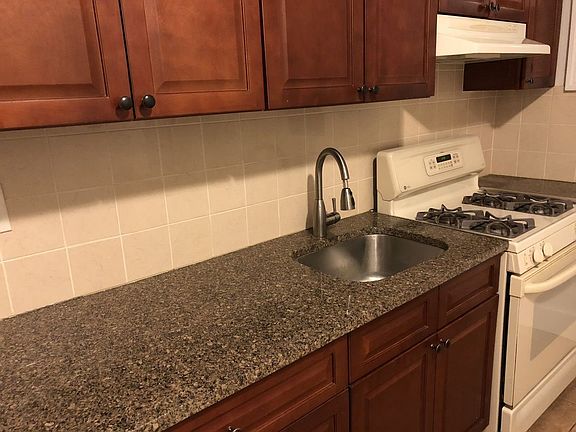 4th image of 3052 35th St
