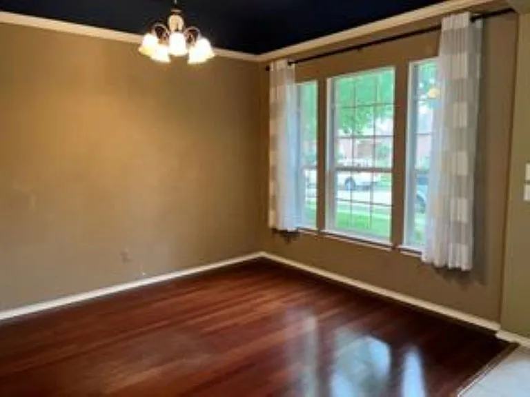 6400 Brownstone Dr — Photo 2