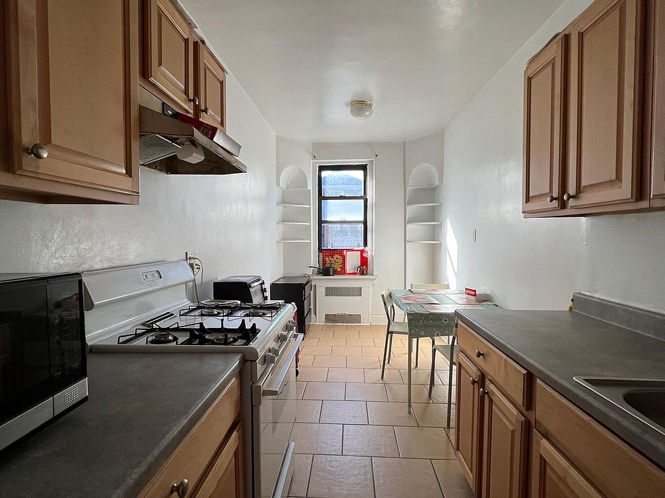 1st image of 1845 82nd St Floor 1