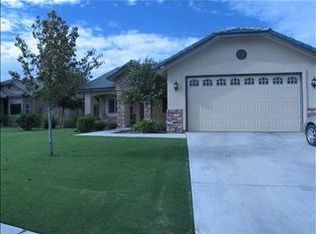 408 Grace Ct, Shafter, CA 93263