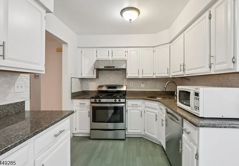 2902 Jesse Way — Photo 1