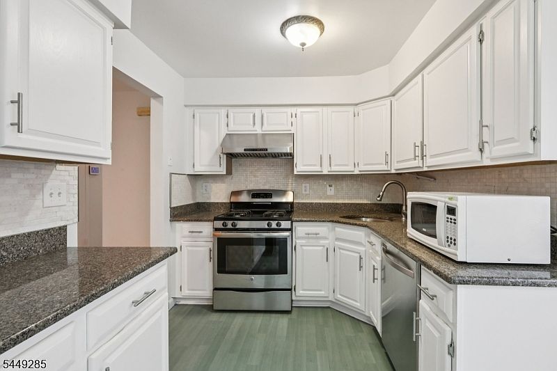 1st image of 2902 Jesse Way