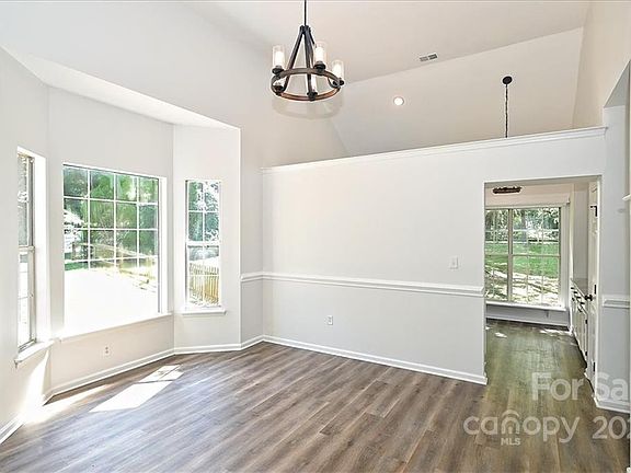 4th image of 9738 Clifton Meadow Dr