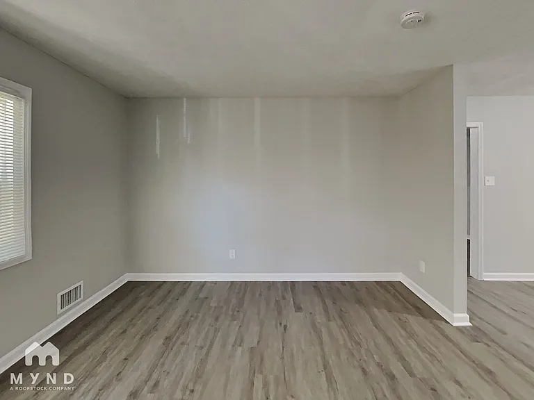 2050 Sandgate Cir — Photo 6