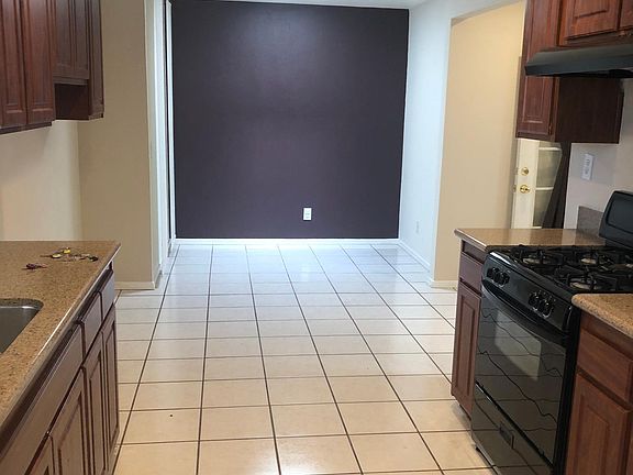 3rd image of 7772 Shadyglade Ln