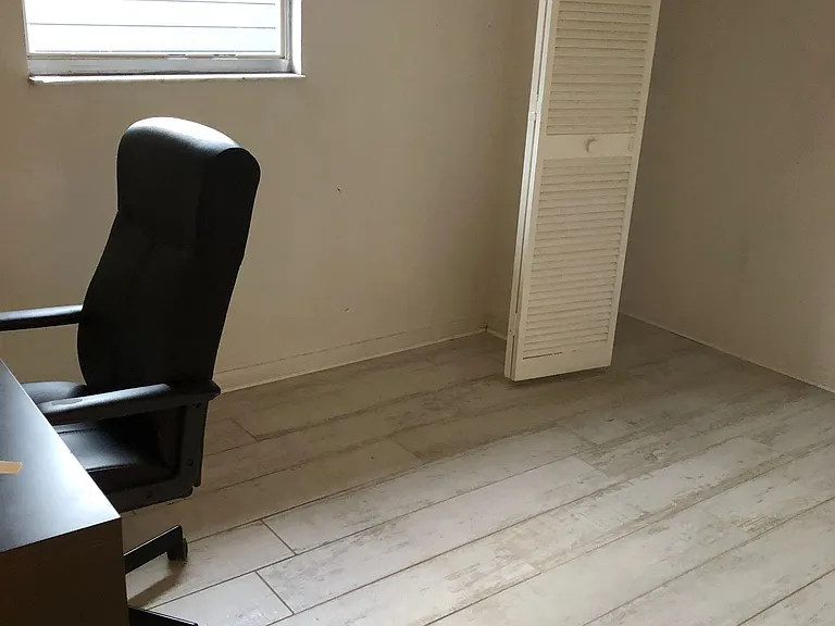 Office/small bedroom