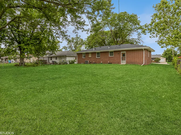 413 SW Westlawn Dr — Photo 22