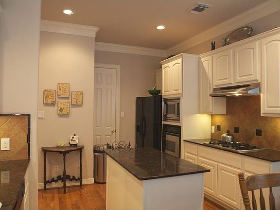 5th image of 1314 W Park At Shady Villa