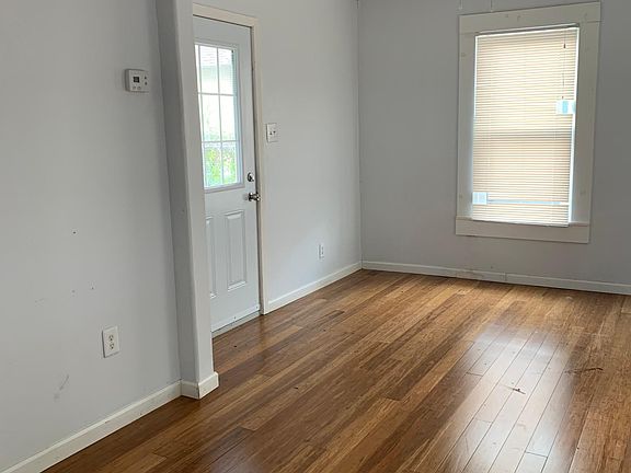 Dining & kitchen areas