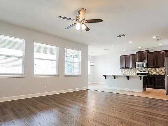 2nd image of 1205 Alhambra Dr