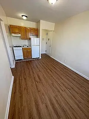 Rented by Metropolis International Realty Inc. | media 2