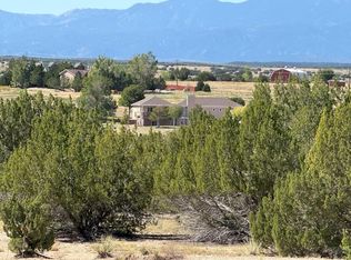 5656 Summit View Dr, Pueblo, CO 81004