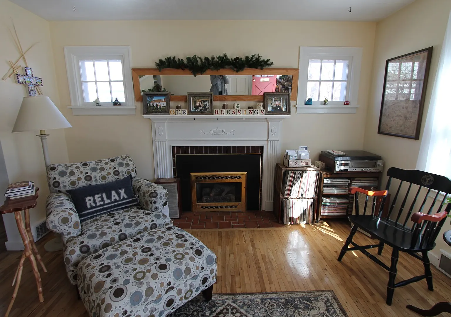 Beautiful 4-bedroom, 2-bathroom Spacious home with Garage and W/D hookup! Original hard wood floo... — Photo 2