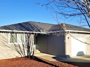 174 N Buchanan Ave, Eagle Point, OR 97524