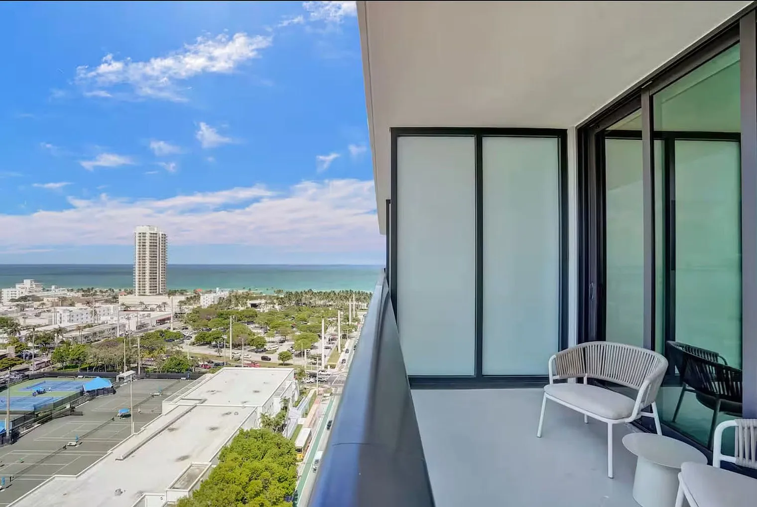 1 bed, 1.0 bath, 473 sqft, $6,048 — Photo 2