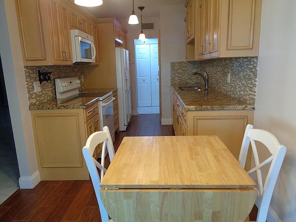 5th image of 6328 W Longboat Ln Lane W #201