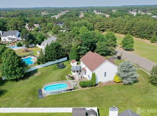 5 Samantha Dr, Monroe Township, NJ 08831