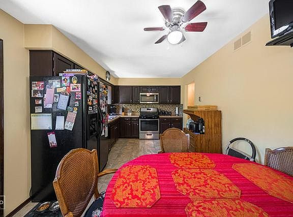 3rd image of 22763 Lakeshore Dr