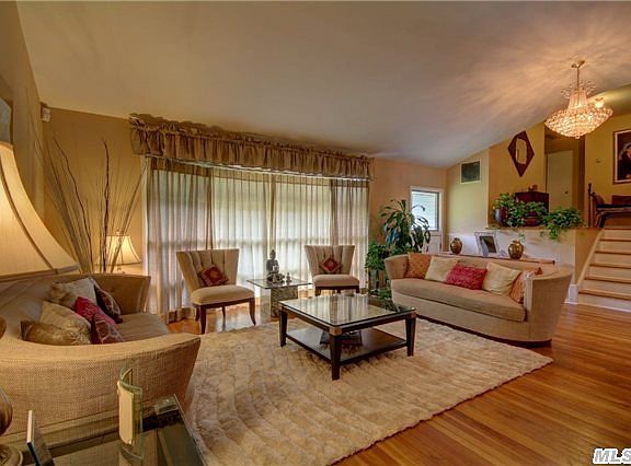 4th image of 34 Rockland Dr