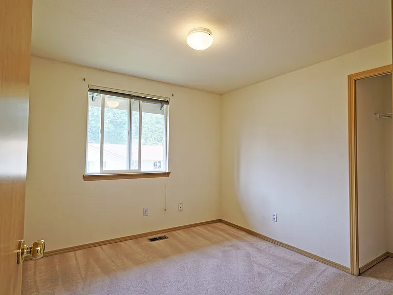 4006 NE 18th St — Photo 28
