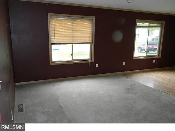 3rd image of 808 Dogwood St SW