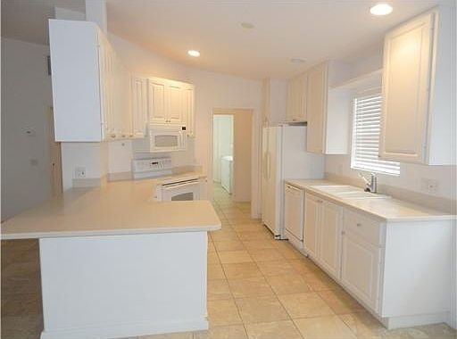 3rd image of 10784 SW HARTWICK