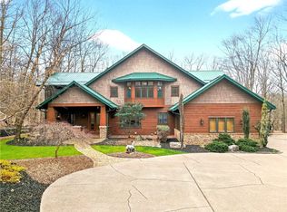 132 Twin Oaks Ln, Trafford, PA