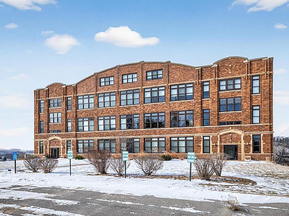 2nd image of 201 Ridgeview Ln S APT 201