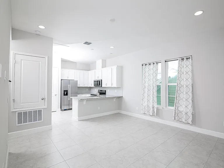 13825 Lippman Aly — Photo 6