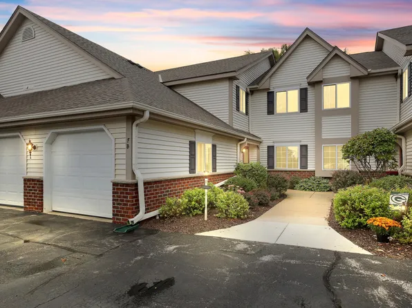 636 Pewaukee Rd, Pewaukee, WI 53072