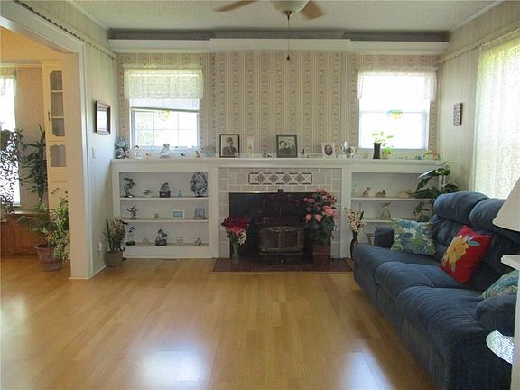 2nd image of 2405 Stanford St
