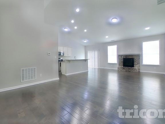 2nd image of 4220 Trillium Way