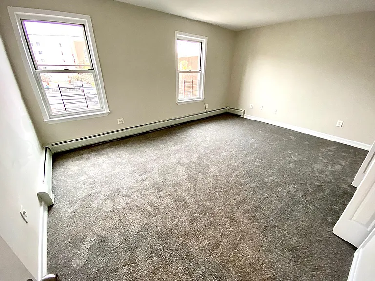 323.5 Pavonia Ave — Photo 9
