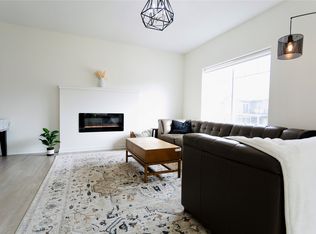 9144 Spring Crest Ln, West Des Moines, IA 50266