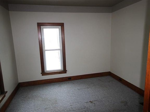5th image of 708 S Madison St