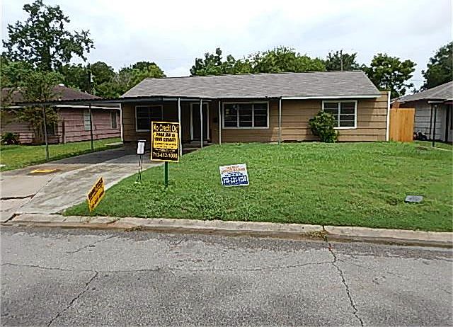 1st image of 6511 Lyndhurst Dr
