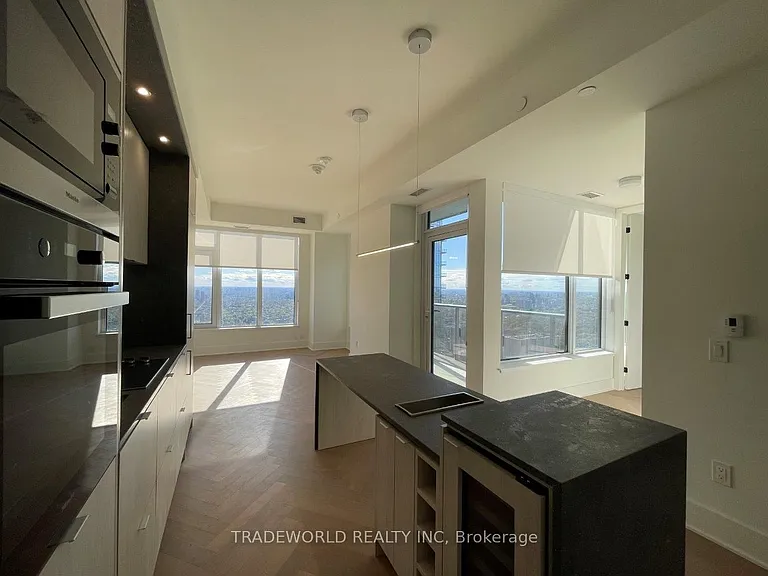 11 Yorkville Ave #5302 — Photo 7