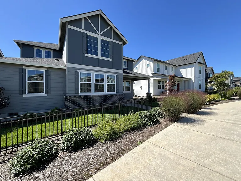 31530 NW Yorkshire St — Photo 3