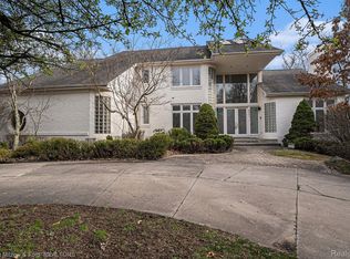 5591 Walnut Ridge Ct, West Bloomfield, MI 48322