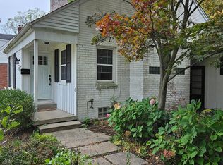 160 Riverside Dr, Mount Clemens, MI 48043