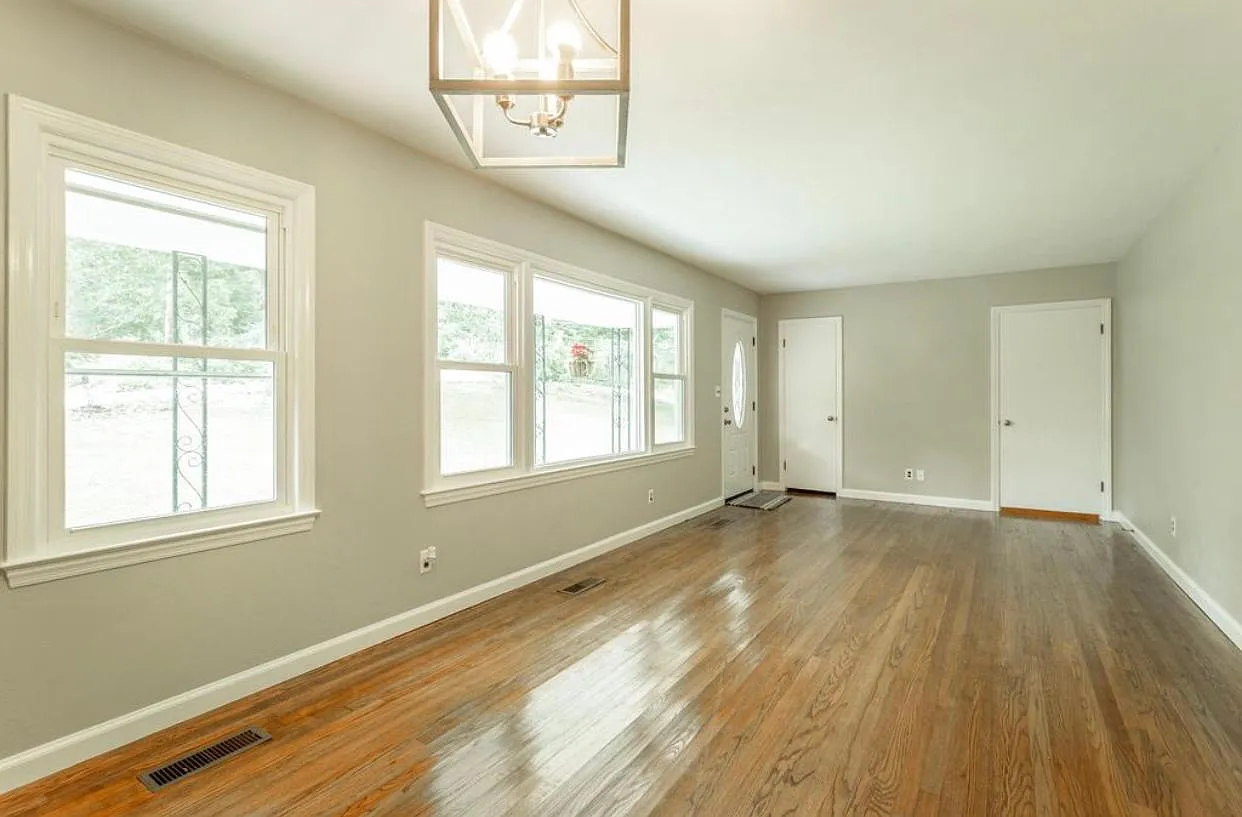 3508 Thrushwood Dr — Photo 2