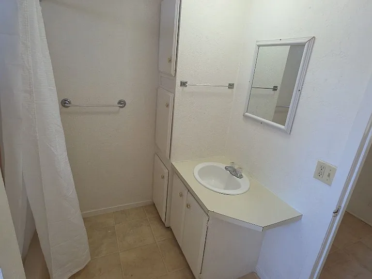 3327 Green Ave — Photo 7