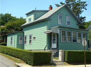 83 Roseneath Ave, Newport, RI 02840