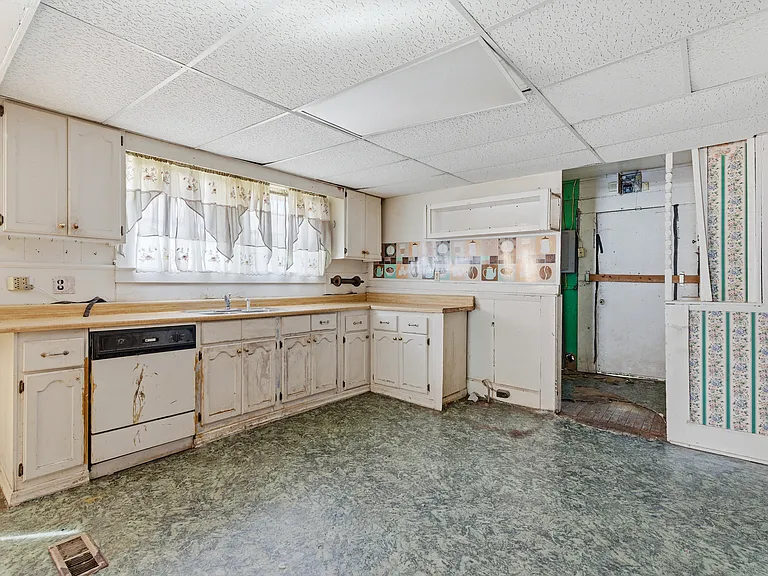 3332 Walnut Ave SW — Photo 7