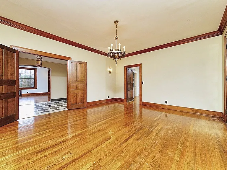 3944 Woodlawn Dr — Photo 8